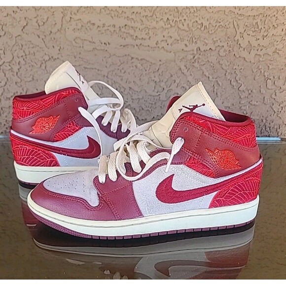 Nike Air Jordan 1 Mid SE Split Cherrywood Tiki Red Sail Basketball 9W M7.5 Rare - Picture 1 of 11